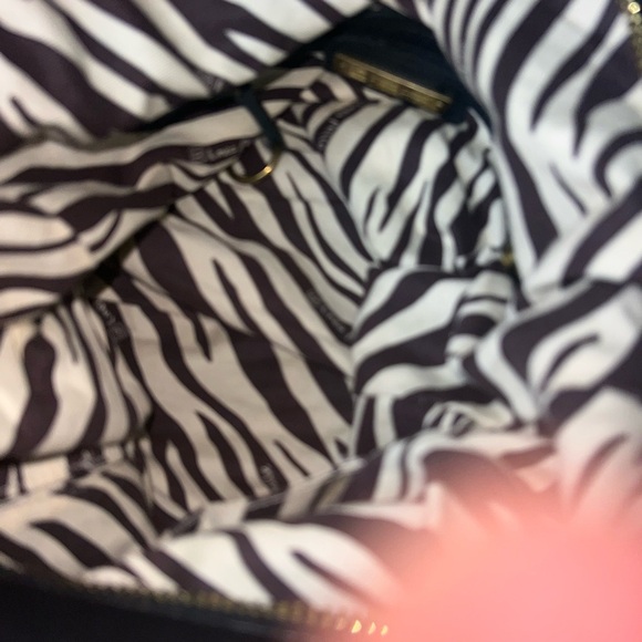 Linea Pelle Black Leather Shoulder Bag - Picture 7 of 12